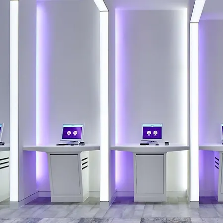 Yotel Singapore Orchard Road-2